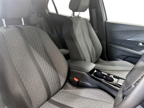 Peugeot e-2008 50kWh Allure SUV 5dr Electric Auto (7kW Charger) (136 ps) DAB Radio - Parki 11