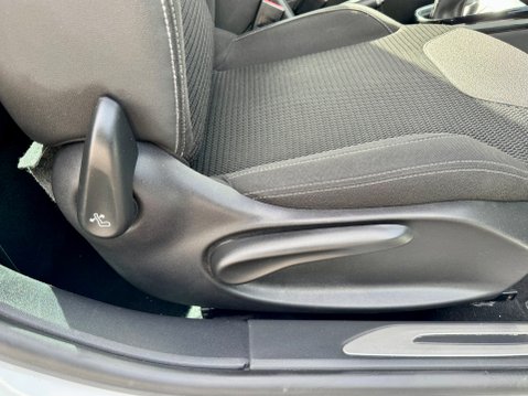 DS DS 3 PURETECH CONNECTED CHIC 17