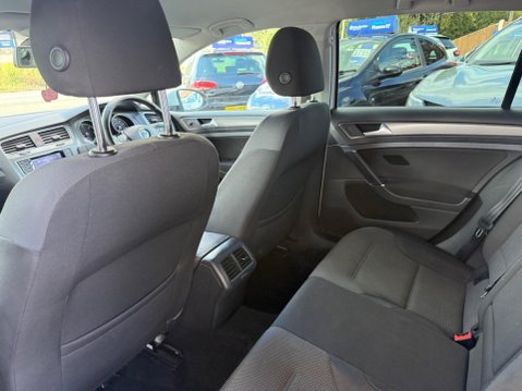 Volkswagen Golf 1.6 TDI BlueMotion Tech SE DSG Euro 5 (s/s) 5dr 24