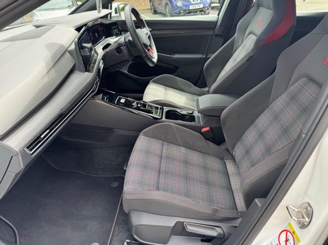 Volkswagen Golf GTI TSI DSG 23