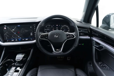 Volkswagen Touareg 3.0 Touareg V6 Black Edition TDI Auto 4WD 5dr 25