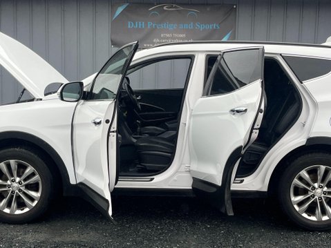 Hyundai SANTA FE 2.2 CRDi Blue Drive Premium 4WD Euro 6 (s/s) 5dr 14