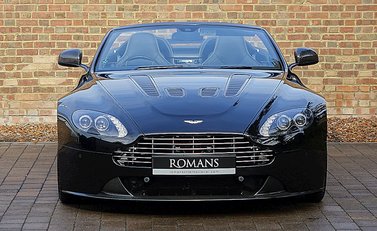 Aston Martin V12 Vantage Roadster 22