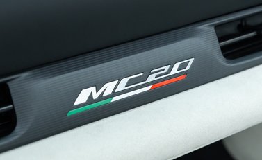 Maserati MC20 Cielo 36