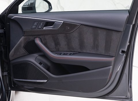 Audi RS4 Avant Carbon Edition 21