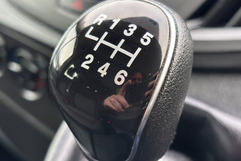 Ford Transit 350 L3H2 130 ps DCIV - Air Con / Sat Nav 33