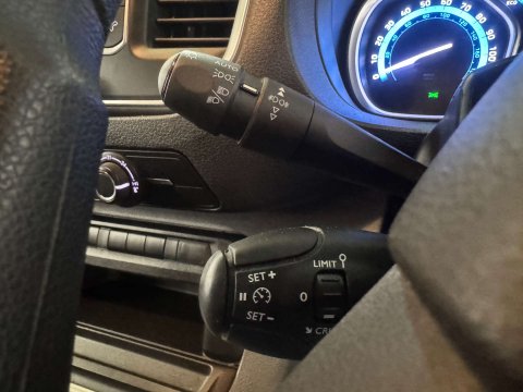 Vauxhall Vivaro Vivaro 3100 Dynamic 19