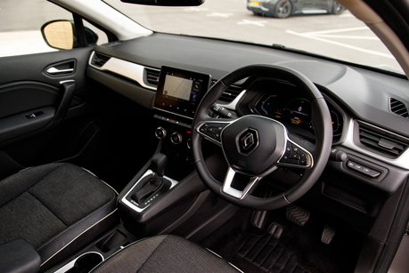 Renault Captur TECHNO E-TECH