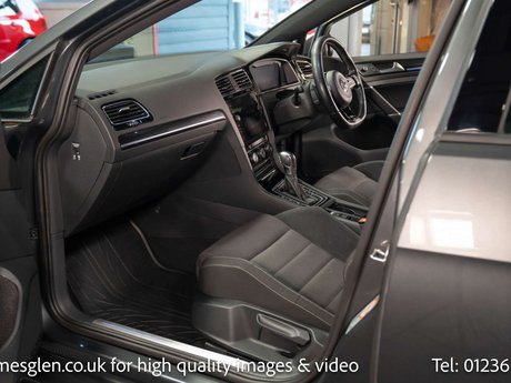 Volkswagen Golf 2.0 Golf R TSi Semi-Auto 4WD 5dr 14