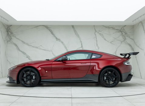 Aston Martin Vantage GT8 2