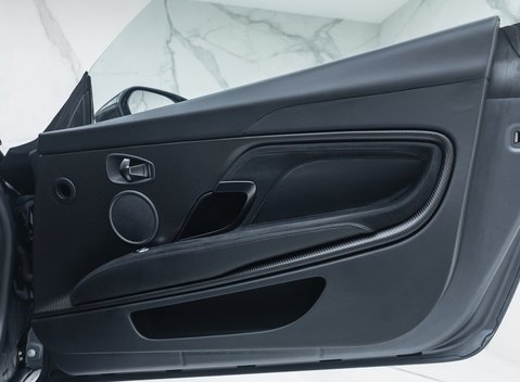 Aston Martin DBS Superleggera 27