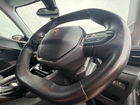 Peugeot e-208 ALLURE 15