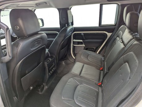 Land Rover Defender 2.0 Defender SE D Auto 4WD 5dr 65