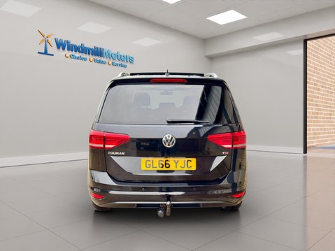 Volkswagen Touran 1.6 TDI BlueMotion Tech SE Family DSG Euro 6 (s/s) 5dr 10