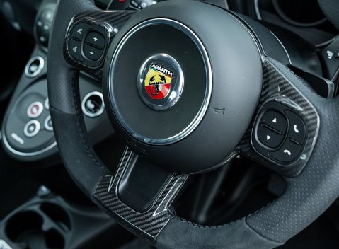 Abarth 695 Competizione 11