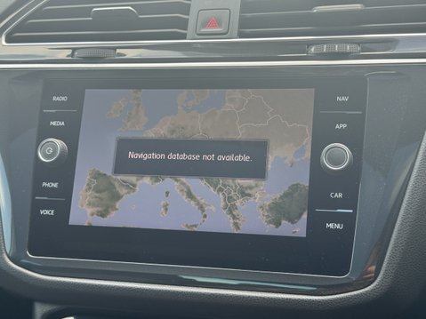 Volkswagen Tiguan 2.0 TDI R-Line Tech SUV 5dr Diesel DSG 4Motion Euro 6 (s/s) (150 ps) 22