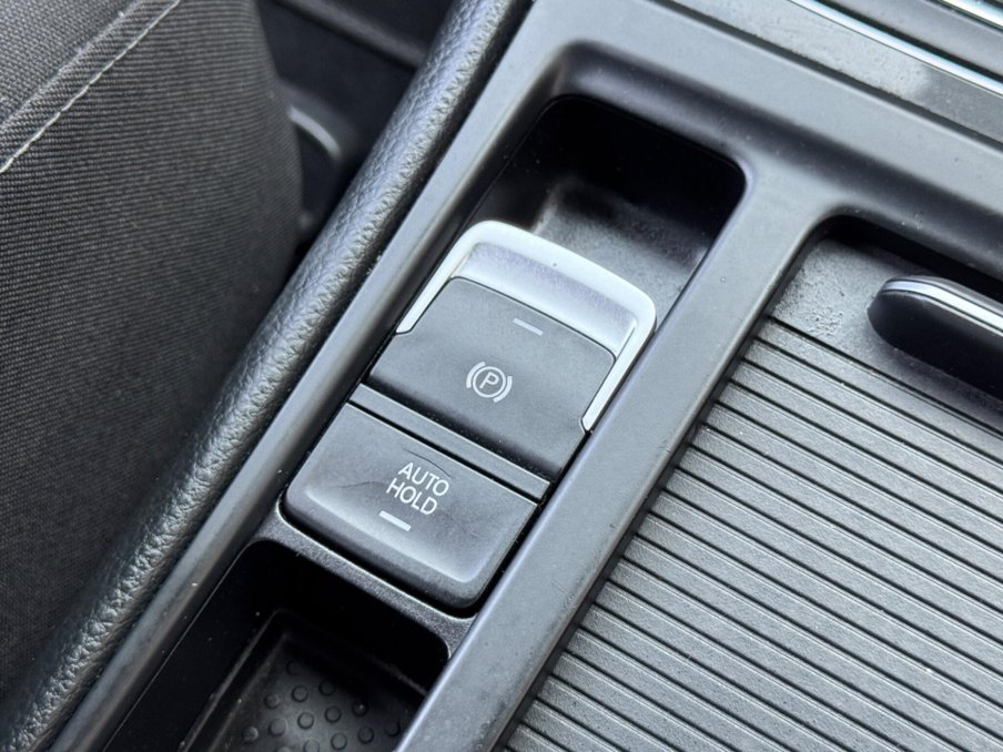 2016 Volkswagen Golf — image 35