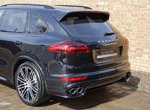 Porsche Cayenne Turbo S 25
