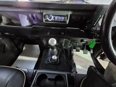 Land Rover Defender 90 HARD-TOP TD5 19