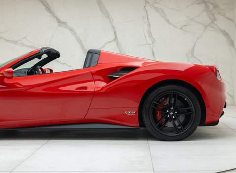 Ferrari 488 SPIDER 57