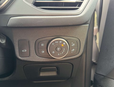 Ford Focus 1.0 Focus Titanium Auto 5dr 37