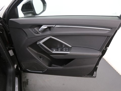 Audi Q3 1.5 TFSI CoD 35 S line S Tronic Euro 6 (s/s) 5dr 20