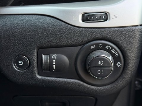 Jeep Cherokee 2.2 MultiJetII Overland Auto 4WD Euro 6 (s/s) 5dr 77