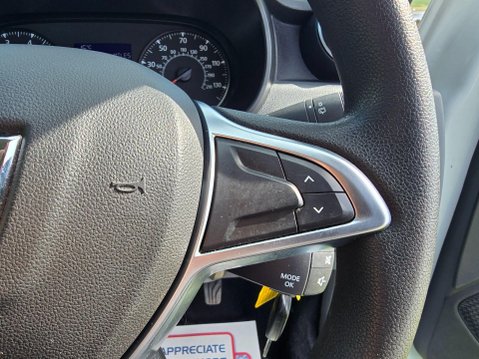 Dacia Duster 1.0 TCe Essential Euro 6 (s/s) 5dr 23