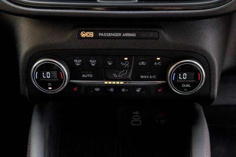Ford Kuga ST-LINE X EDITION 38