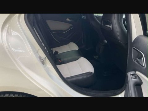 Mercedes-Benz A Class 1.6 A180 BlueEfficiency SE 5dr 15