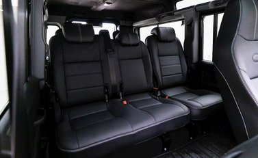 Land Rover Defender 110 XS 13