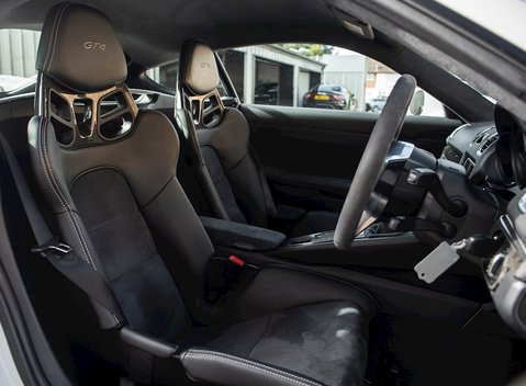 Porsche Cayman (981) GT4 12