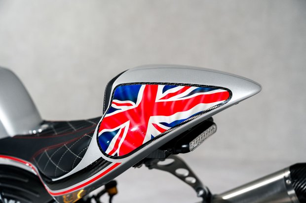 Norton V4 SV. MANX. PLATINUM BODYWORK. ÖHLINS SUSPENSION. RED OZ ALUMINIUM WHEELS 2