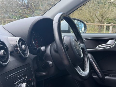 Audi A1 1.0 TFSI Sport Euro 6 (s/s) 3dr (Nav) 12