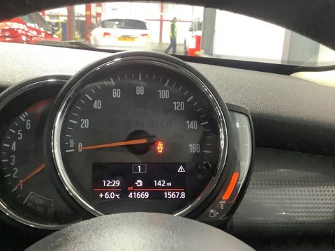 Mini Hatch 1.5 Cooper Euro 6 (s/s) 3dr 10
