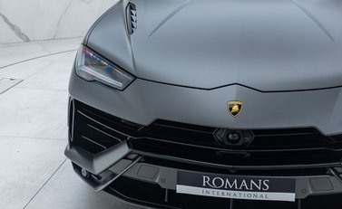 Lamborghini Urus S 33