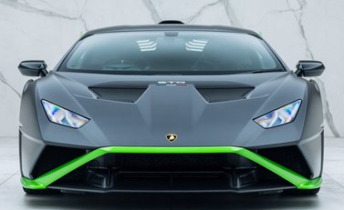 Lamborghini Huracan STO 4