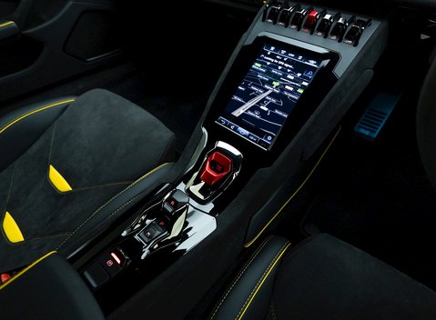 Lamborghini Huracan LP640-2 Tecnica 13