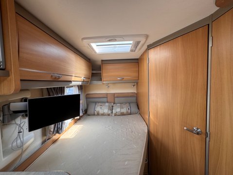 Swift Kontiki 665p 8