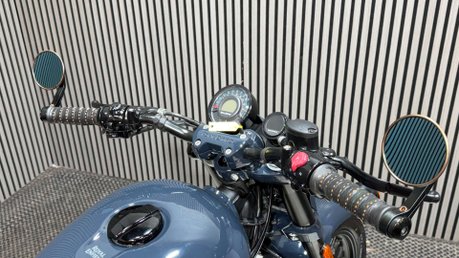 Royal Enfield Shotgun 2025 ONLY 2K GREAT CONDITION MOT 2028 LARGE TOP BOX 25