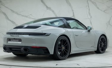 Porsche 911 Targa 4 GTS (992) 8