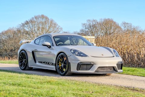 Porsche 718 Cayman GT4 PDK 3