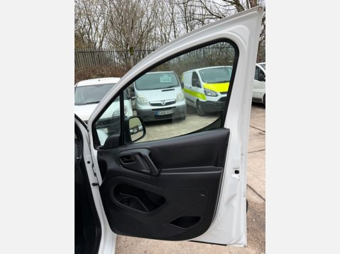 Citroen Berlingo 1.6 HDi 625 Enterprise Panel Van 5dr Diesel Manual L1 (Euro 5) (135 g/km, 7 27