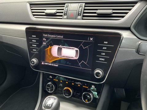 Skoda Superb 2.0 TDI SE L Euro 6 (s/s) 5dr 23