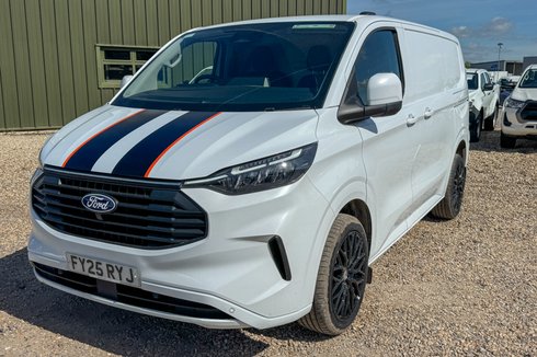 Ford Transit Custom SWB L1H1 Low Roof Limited 280 Air Con Alloys Cam Sensors EURO 6