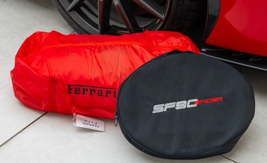 Ferrari SF90 Spider 44