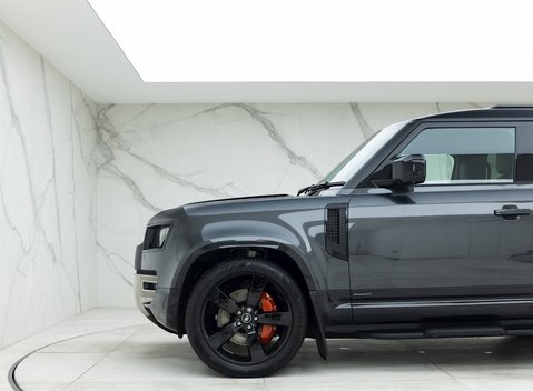 Land Rover Defender 90 X D300 24