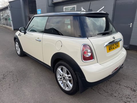 Mini Hatch COOPER 9