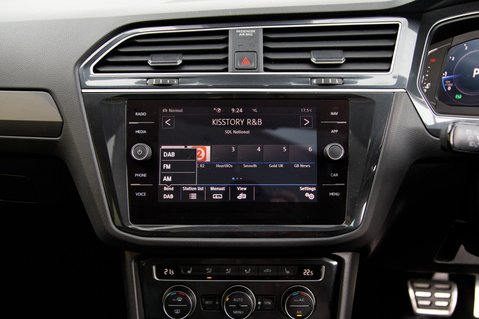 Volkswagen Tiguan SEL TSI 4MOTION DSG 17