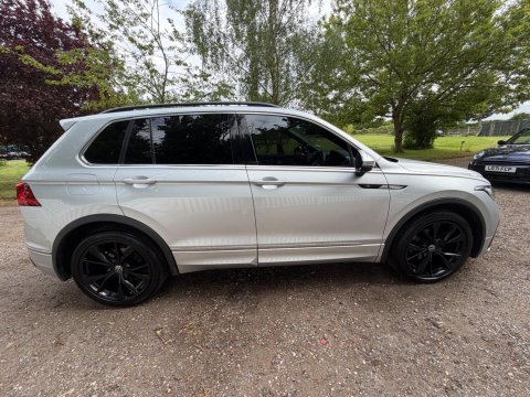Volkswagen Tiguan R-LINE TDI DSG 17